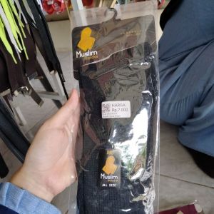 Muslim sock hitam