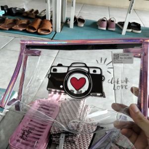 Tas kosmetik 