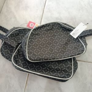 Pouch Makeup Saoini Hitam