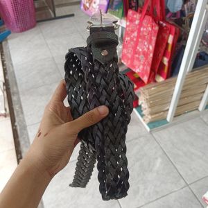 Gesper Anyam Wanita Hitam