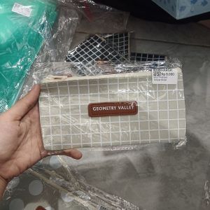 Tempat Pensil Geometry Valley Garis Putih