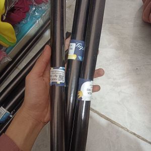 Kertas Metalik Hitam