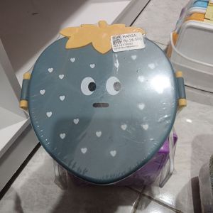 Lunch Box Strawberry Grey