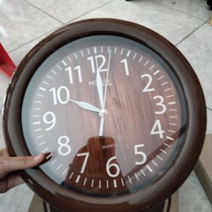 Jam Dinding Monza Quartz