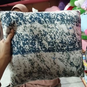 Bantal Motif Bercak
