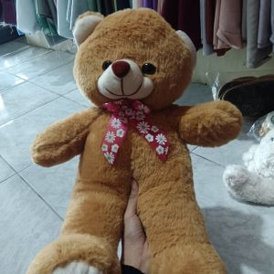 Boneka Bear Hug Me