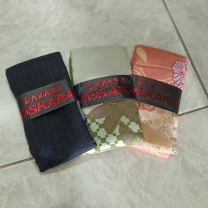 Azara Oskara Motif