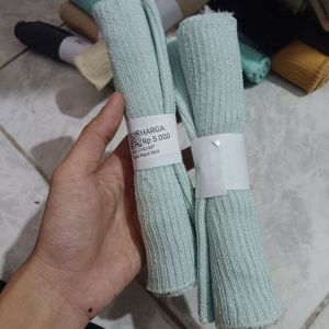 Ciput Rajut/Mint