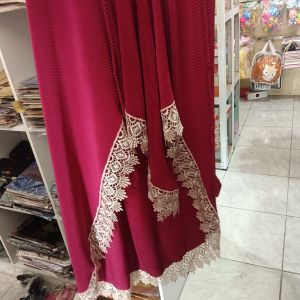 Raihan Hijab Renda/Maroon