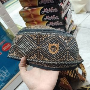 Peci Motif Batik