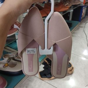 Sandal Fashion Cewek/36