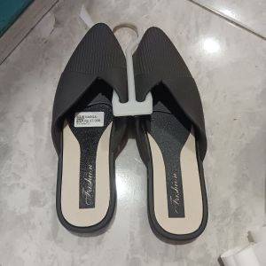Sandal Fashion Cewek/Hitam/37