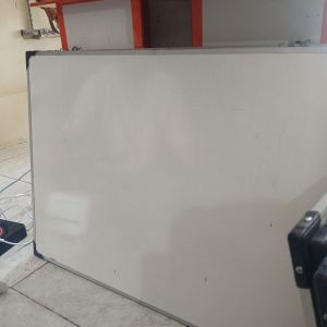 Papan Tulis Besar