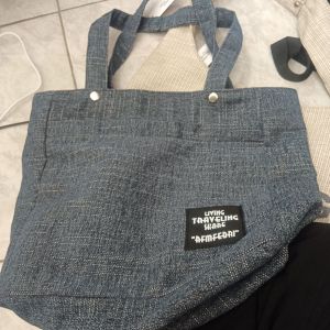 Tote Bag Living Traveling