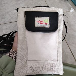 Slingbag Resleting Cream