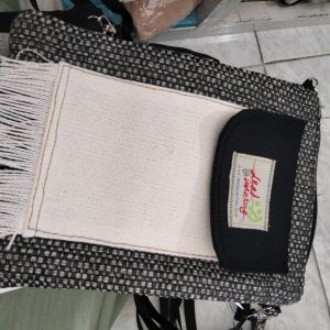 Slingbag Rawis Hitam Cream