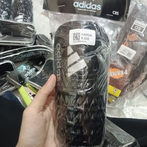 Deker Kaki Sepak Bola