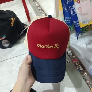 Topi Trucker Macbeth