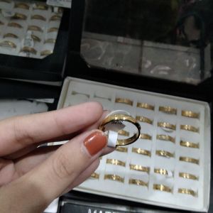 Cincin Gold Glitter 
