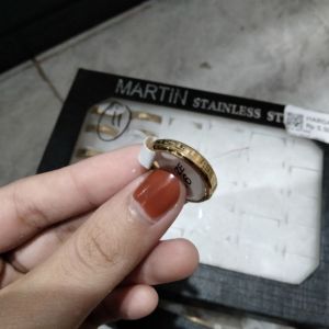 Cincin motif labirin