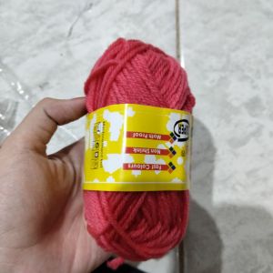 Benang Wol/ Pink