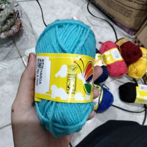 Benang Wol/ Biru