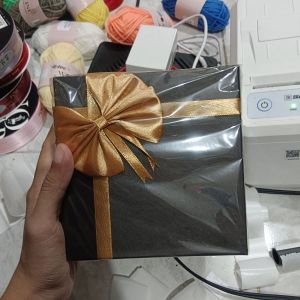 Box Kado Sedang Pita Gold