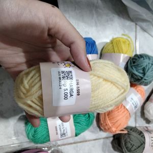 Benang Wol Cream