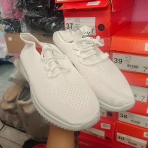 Zeodda Bare White/41