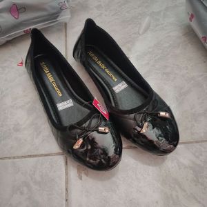 Navisa Flatshoes/Hitam/38