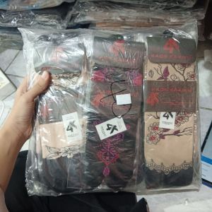 Kaos Kaki Ku 4K/Motif