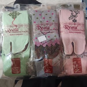 Kaos Kaki Reata Motif