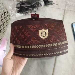 Peci coklat