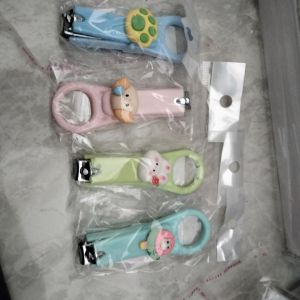 Potong kuku karakter 