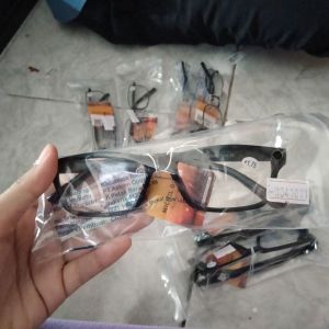 Kacamata Baca  +1.75