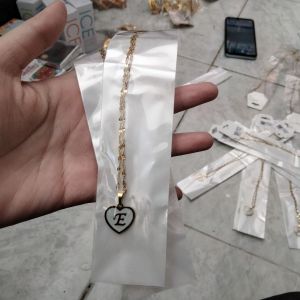 Kalung Inisial E