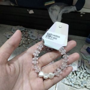 Gelang Mote putih