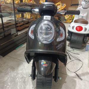 Vespa Hitam
