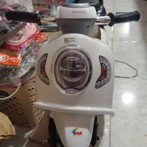Vespa Putih
