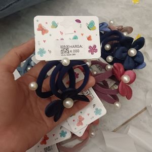 Ikat Rambut Mutiara