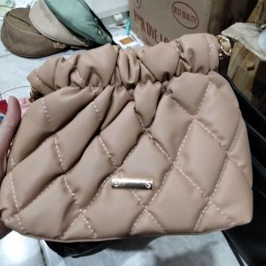 Tas selempang rante/ mocca