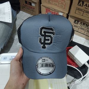 Topi Trucker