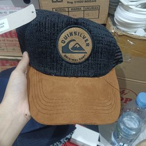 Topi Trucker