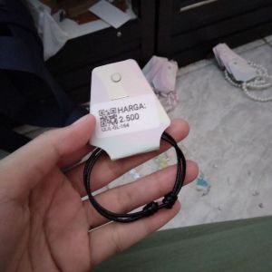 gelang hitam