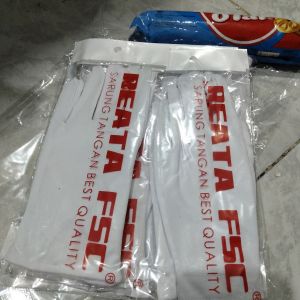 sarung tangan putih