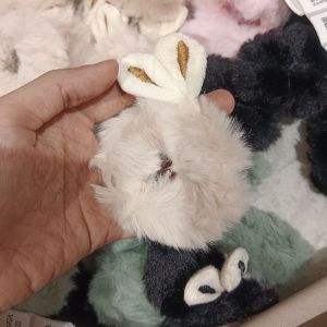 Ikat Rambut Bulu Cream