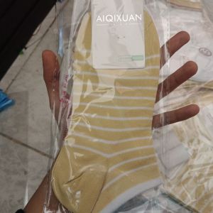 Kaos Kaki Fashion 