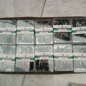 Jarum Pentul Hitam
