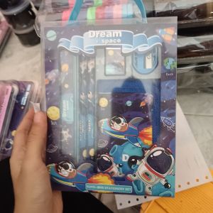 Set Alat Tulis Karakter 