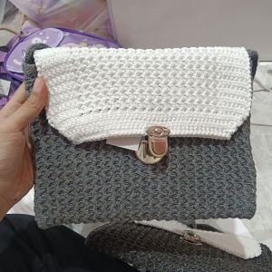 Tas Selempang Rajut